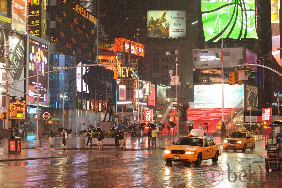 Times Square bajo la lluvia del huracán Irene