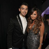 Joe Jonas y Demi Lovato en los MTV Video Music Awards 2011