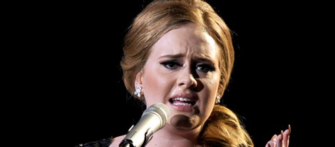 Adele cantando en la gala de los MTV Video Music Awards 2011