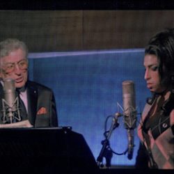 Tony Bennett y Amy Winehouse en unas imágenes de la gala de los VMA 2011