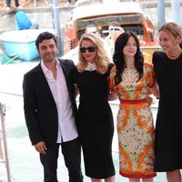 Madonna y el reparto de 'W.E.' en la Mostra de Venecia