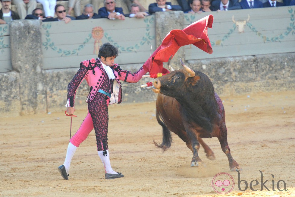 Cayetano Rivera toreando en la corrida Goyesca de Ronda