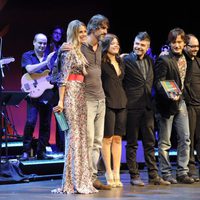 Vanesa Romero, Nacho Guerreros y Jordi Sánchez en la clausura del FesTVal de Vitoria