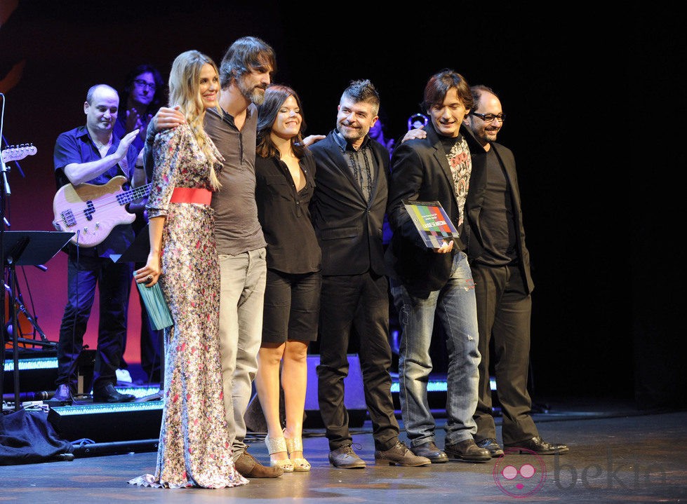 Vanesa Romero, Nacho Guerreros y Jordi Sánchez en la clausura del FesTVal de Vitoria