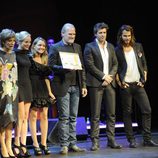 Ángela Cremonte, Lluís Homar, Jesús Olmedo y Alfonso Bassave en la clausura del FesTVal de Vitoria