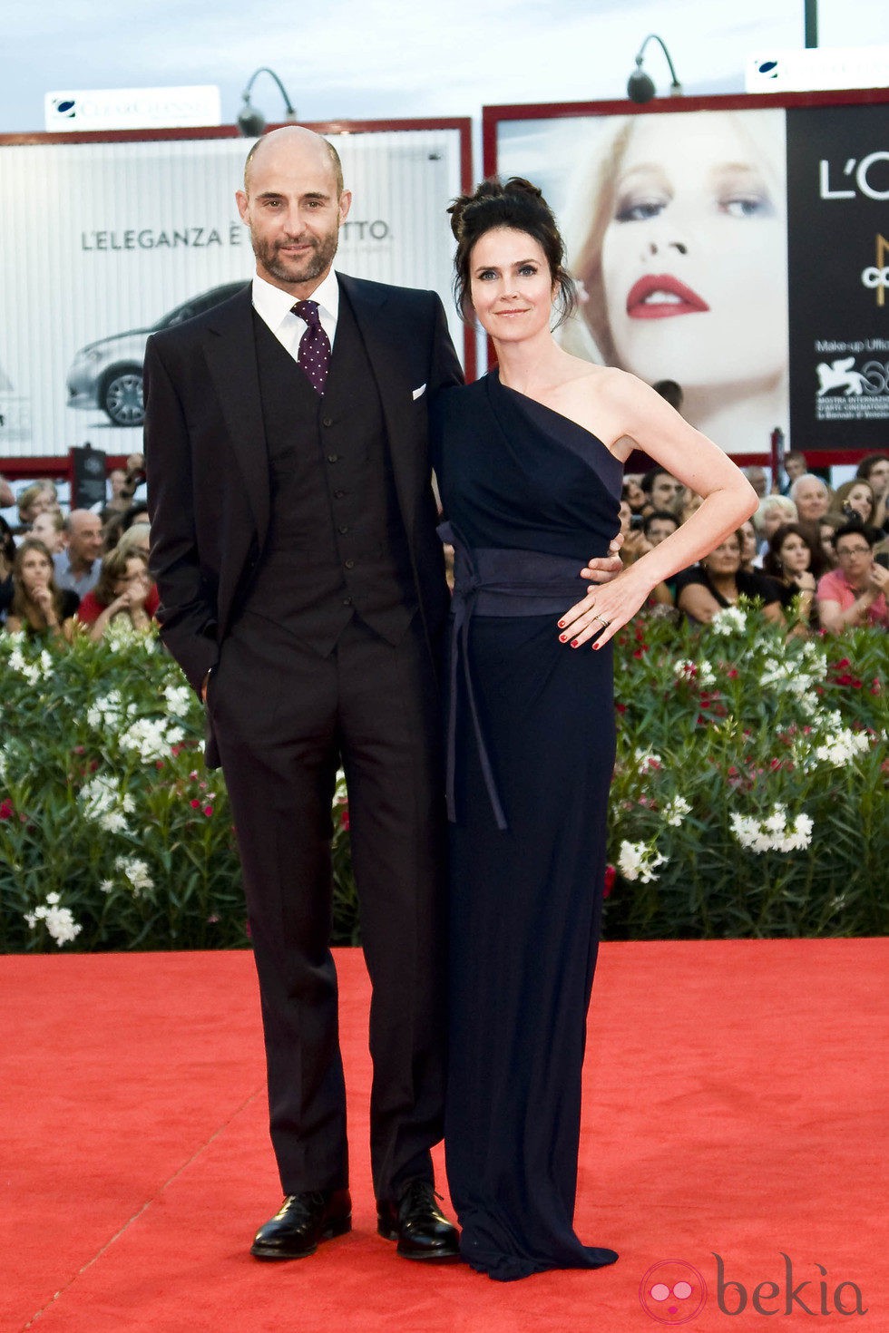 Mark Strong y Liza Marshall en el estreno de 'Tinker, Tailor, Soldier, Spy' en la Mostra de Venecia 