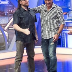 Antonio Banderas y Santiago Segura se divierten en 'El hormiguero'