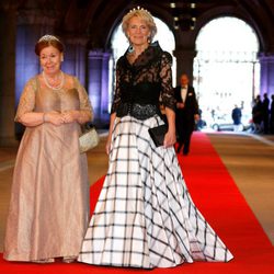 Las princesas Cristina e Irene de Holanda en la cena previa a la abdicación de la Reina Beatriz de Holanda