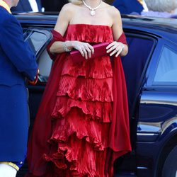 La Princesa Máxima de Holanda a su llegada a la cena previa a la abdicación de la Reina Beatriz de Holanda