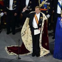 El Rey Guillermo Alejandro jura la Constitución al lado de su mujer Máxima de Holanda