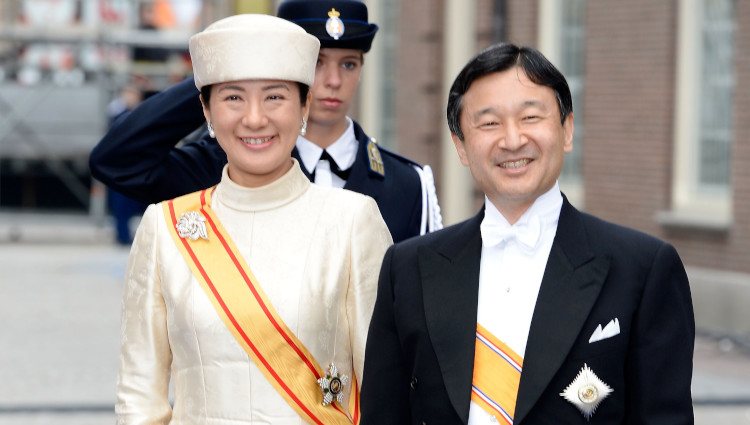 Naruhito y Masako de Japón en la investidura de Guillermo Alejandro de Holanda