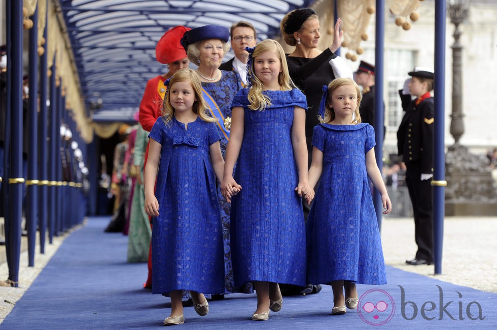 Las Princesas Alexia, Amalia y Ariane tras la investidura de Guillermo Alejandro de Holanda