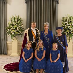 Los Reyes Guillermo y Máxima y las Princesas Beatriz, Alexia, Amalia y Ariane de Holanda