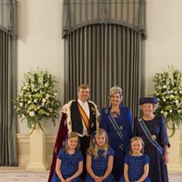 Los Reyes Guillermo y Máxima y las Princesas Beatriz, Alexia, Amalia y Ariane de Holanda