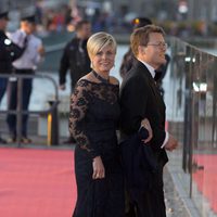 Constantino y Laurentien de Holanda en la cena de gala por la coronación de Guillermo Alejandro de Holanda