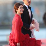 Federico y Mary de Dinamarca en la cena de gala por la coronación de Guillermo Alejandro de Holanda