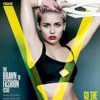 Miley Cyrus muy sexy con un bikini negro