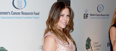 Rita Wilson en la 16ª gala de Investigación del Cáncer de Mujeres