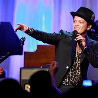 Bruno Mars en la 16ª gala de Investigación del Cáncer de Mujeres