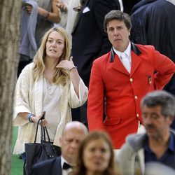 Marta Ortega y Cayetano Martínez de Irujo en el Concurso de Saltos de Madrid 2013