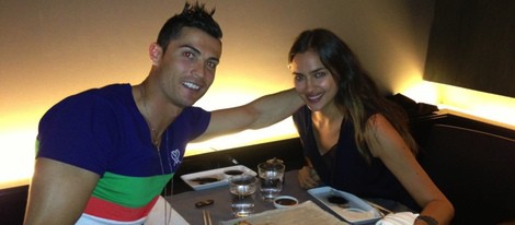 Cristiano Ronaldo e Irina Shayk de cena romántica japonesa