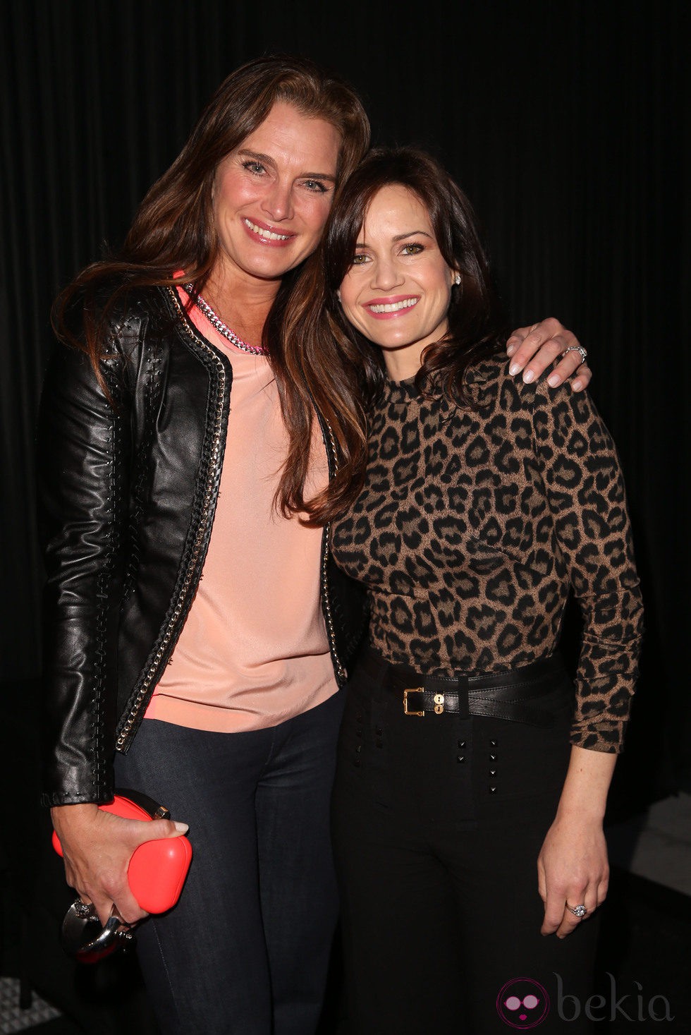 Brooke Shields y Carla Gugino en el concierto de Justin Timberlake en el Roseland Ballroom de Nueva York