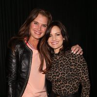 Brooke Shields y Carla Gugino en el concierto de Justin Timberlake en el Roseland Ballroom de Nueva York