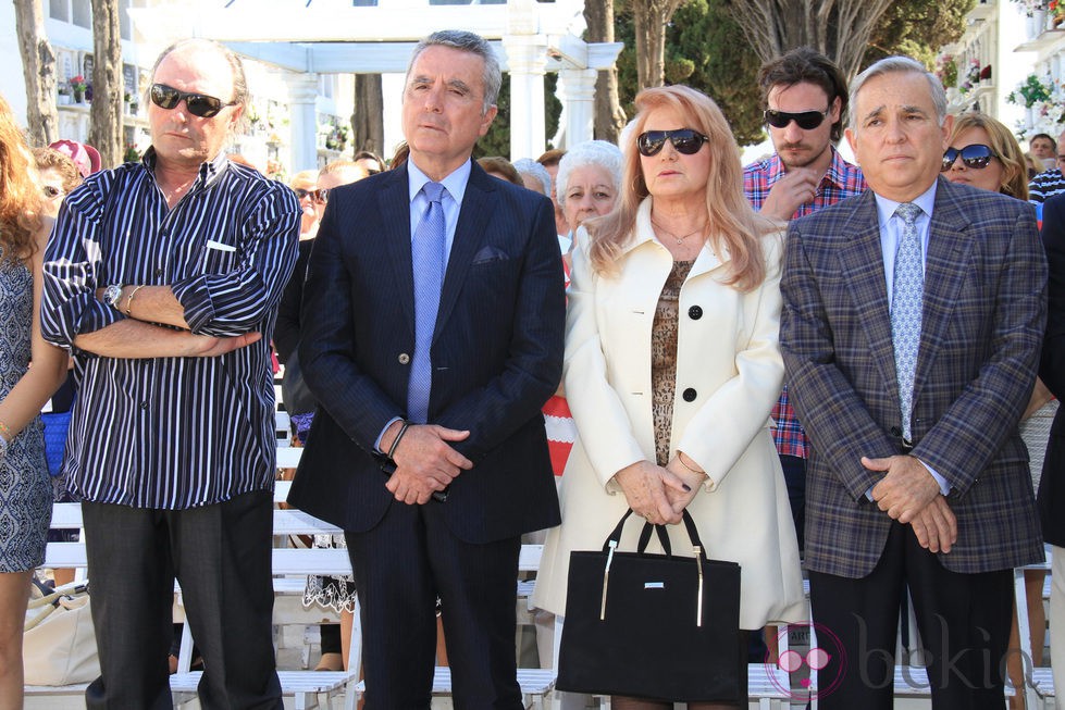 Amador Mohedano, José Ortega Cano, Gloria Mohedano y José Antonio Rodríguez en el Día Internacional de Rocío Jurado 2013