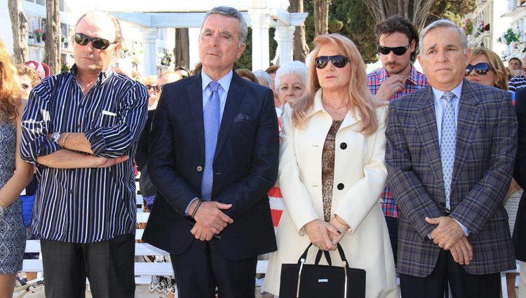 Amador Mohedano, José Ortega Cano, Gloria Mohedano y José Antonio Rodríguez en el Día Internacional de Rocío Jurado 2013