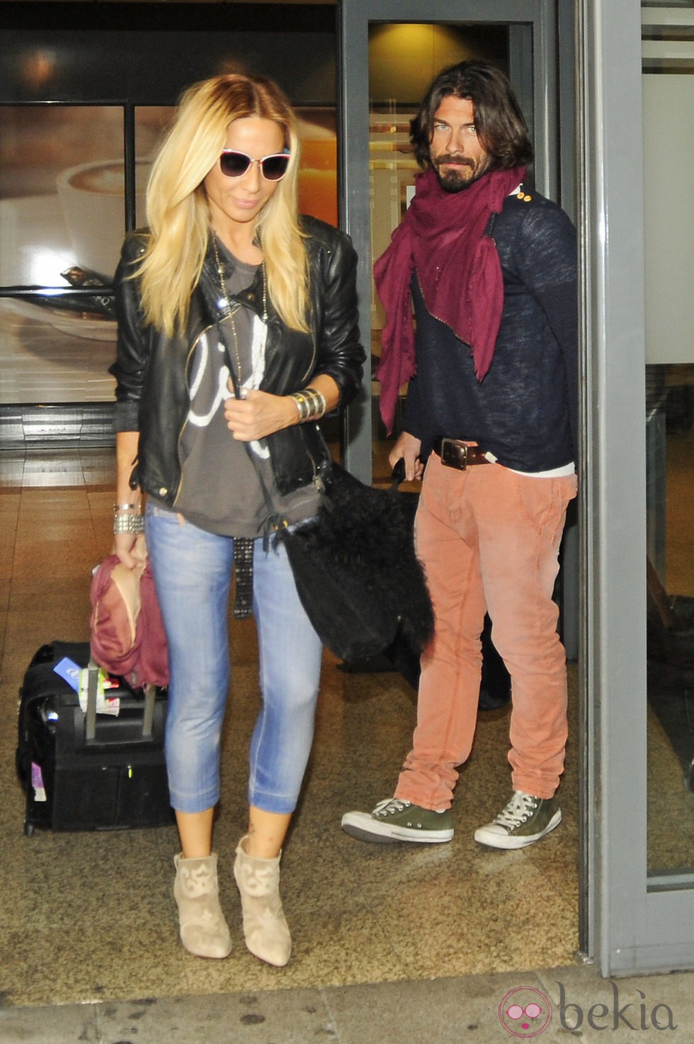 Marta Sánchez con Dani Terán en el aeropuerto de Madrid