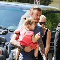 David Beckham y Harper Seven acuden a comer al restaurante de la Torre Eiffel