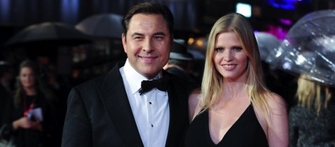 Lara Stone y David Walliams