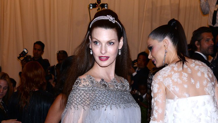 Linda Evangelista en la Gala del MET 2013