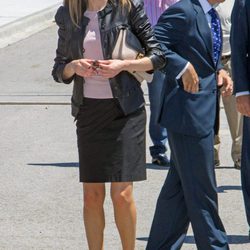 La Princesa Letizia en la visita a la esclusa del Guadalquivir en Sevilla