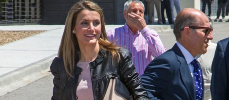 La Princesa Letizia en la visita a la esclusa del Guadalquivir en Sevilla