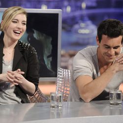 Mario Casas y María Valverde ríen divertidos en 'El Hormiguero'