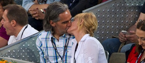 Belén Rueda y Roger Vicent besándose en el Open Madrid 2013