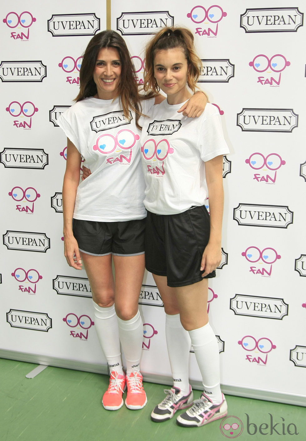 Norma Ruiz y Elia Galera durante un partido solidario en Madrid