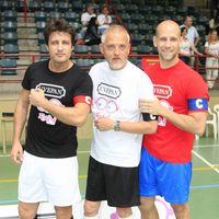 Jesús Olmedo, Jordi Rebellon y Gonzalo Miró durante un partido solidario en Madrid