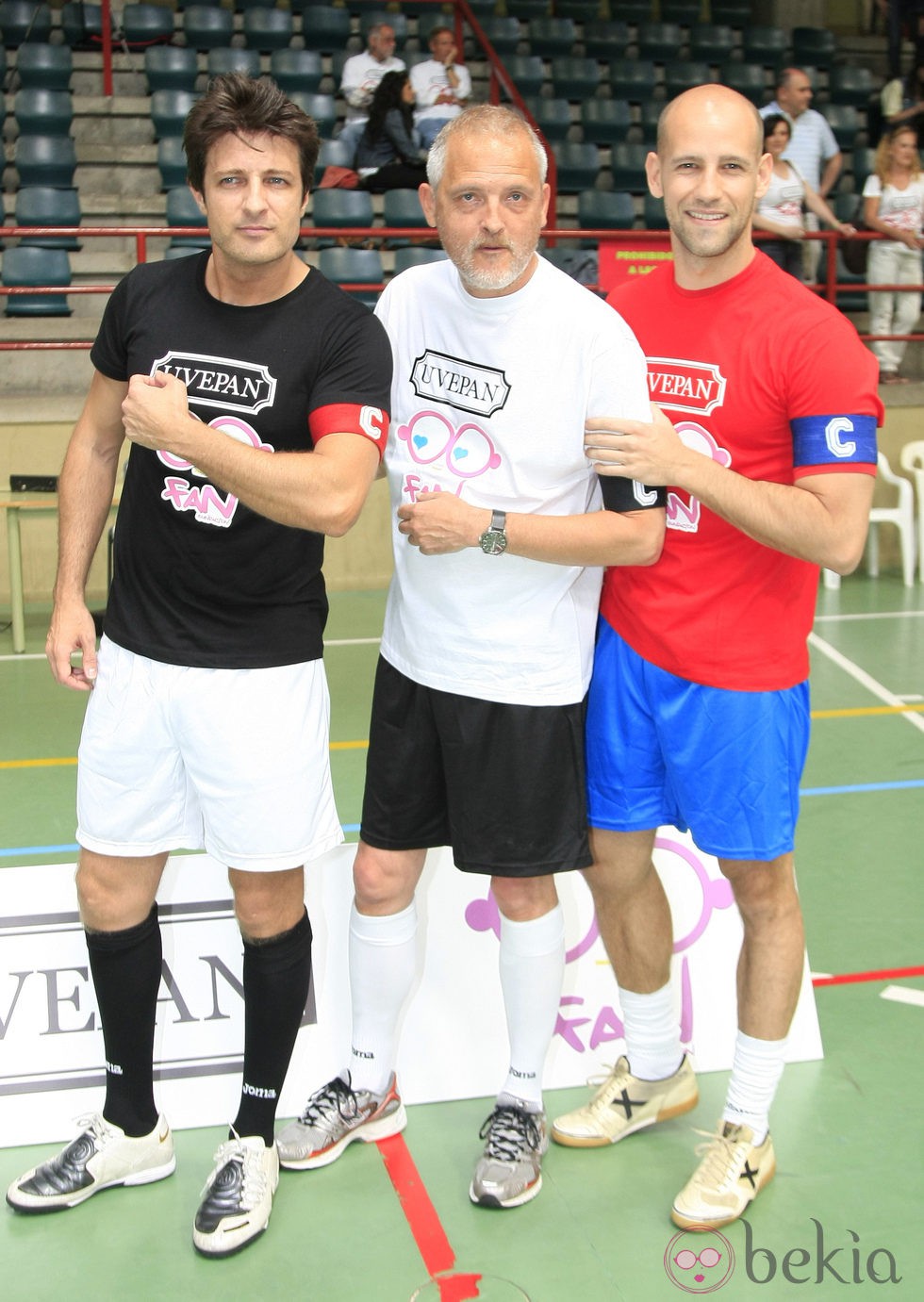 Jesús Olmedo, Jordi Rebellon y Gonzalo Miró durante un partido solidario en Madrid