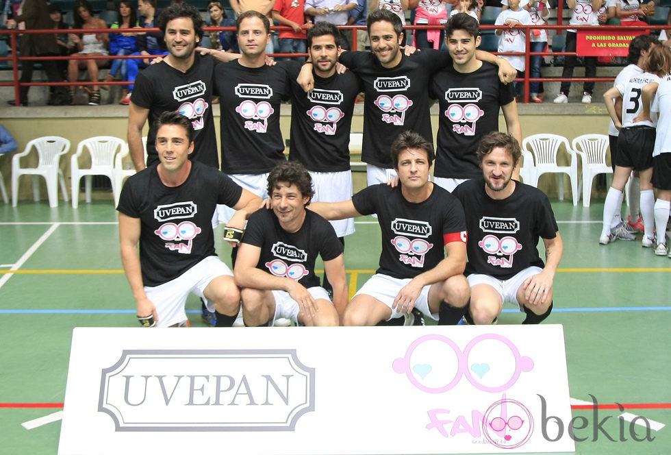 Equipo masculino del partido solidario en Madrid