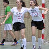 Nerea Garmendia y Norma Ruiz durante un partido solidario en Madrid