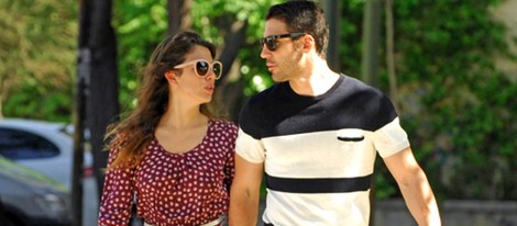 Blanca Suárez y Miguel Ángel Silvestre paseando cogidos de la mano por Madrid