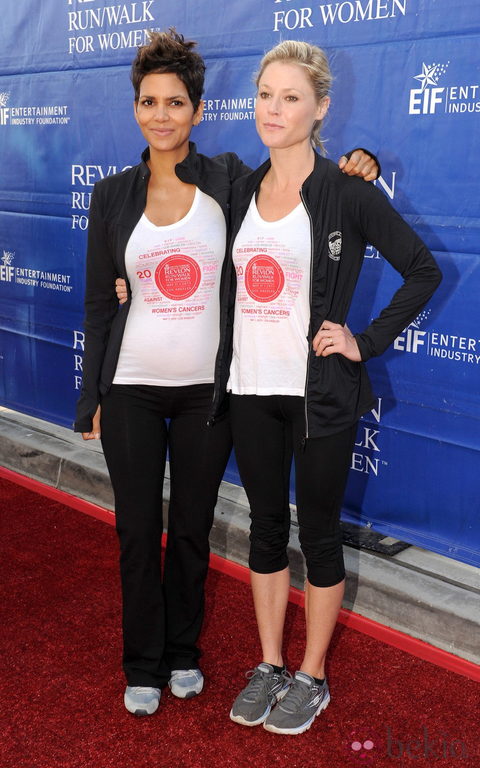 Halle Berry y Julie Bowen en la Carrera para Mujeres de Revlon en Los Angeles