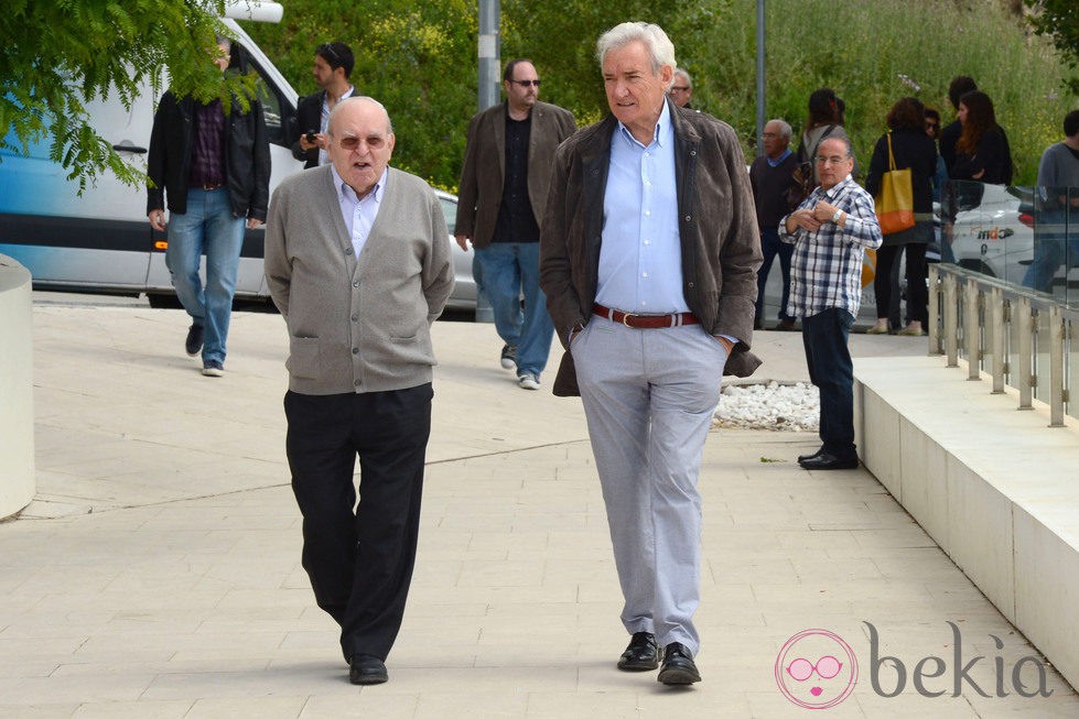 Luis del Olmo en el funeral de Constantino Romero