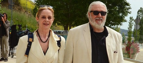 Vicky Peña y Mario Gas en el funeral de Constantino Romero