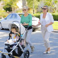 Elsa Pataky con su hija India Rose y su madre Cristina Medianu