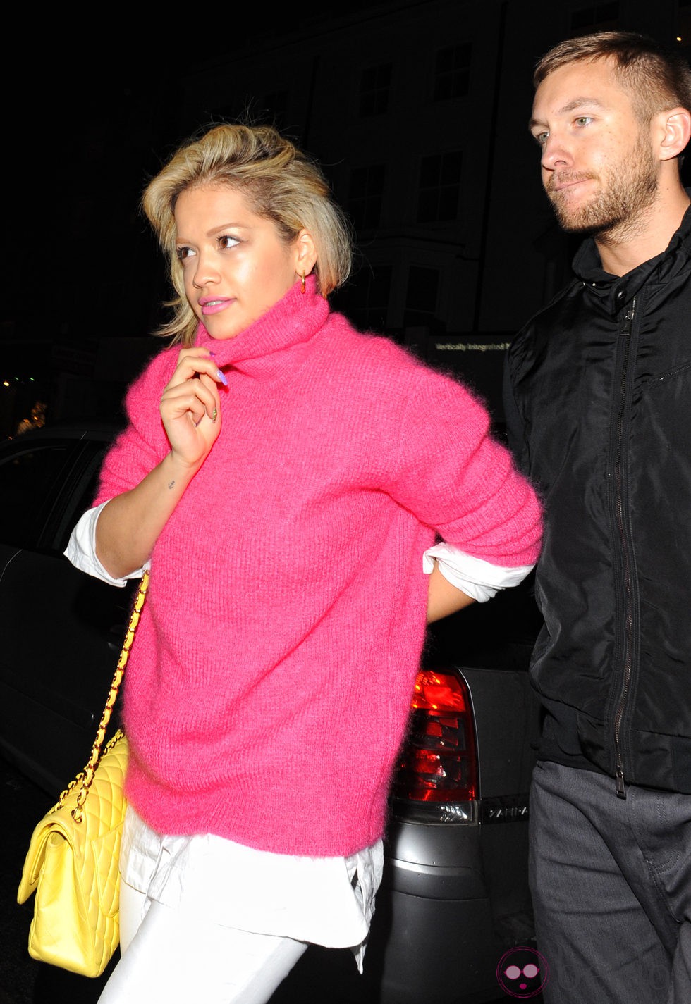 Rita Ora y el DJ Calvin Harris en la fiesta de Daft Punk