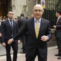 Cristóbal Montoro en el funeral de Mercedes de la Merced