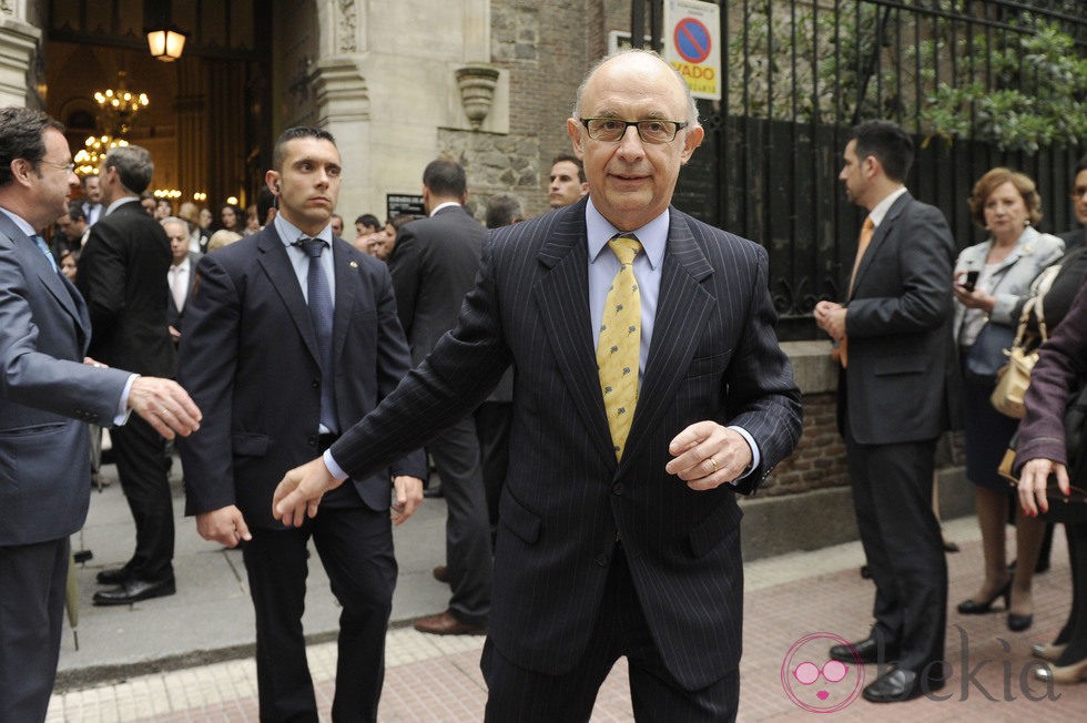 Cristóbal Montoro en el funeral de Mercedes de la Merced